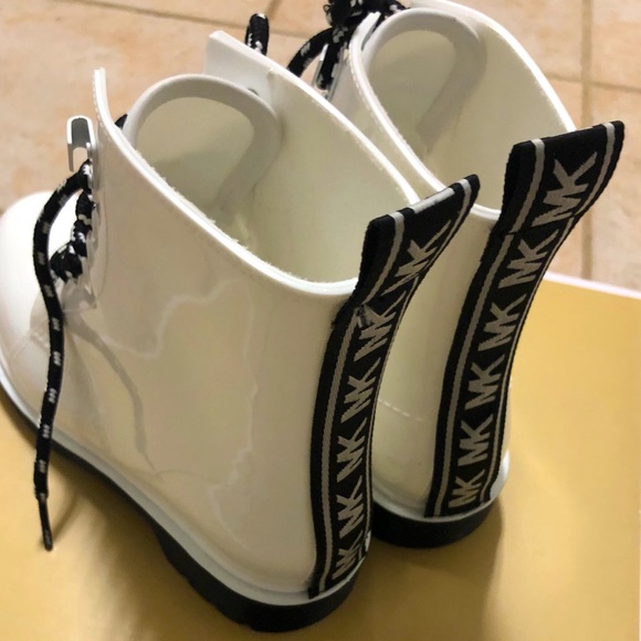 Michael Kors White Rainboots - Picture 14 of 16